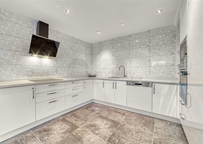 Spacious 3+1 apartment in Cikcilli district