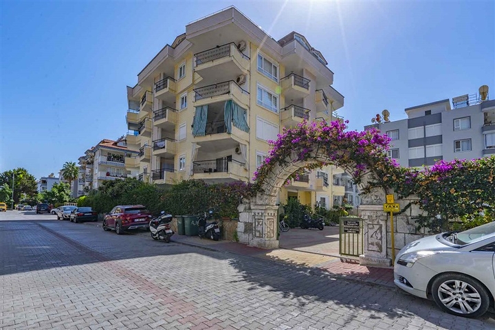 Apartment in an area open for residence permit, 250 meters from the sea 