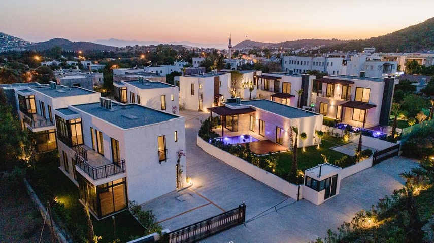 A complex of residences and villas in a picturesque location in the Gyumyushlyuk area