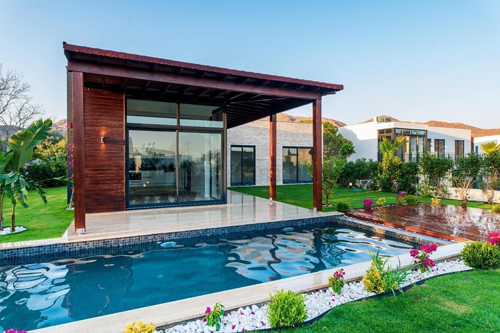 A complex of residences and villas in a picturesque location in the Gyumyushlyuk area