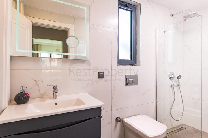 A complex of residences and villas in a picturesque location in the Gyumyushlyuk area