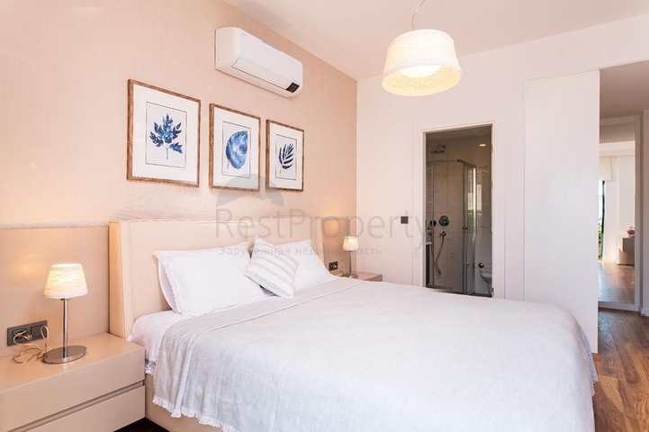 A complex of residences and villas in a picturesque location in the Gyumyushlyuk area