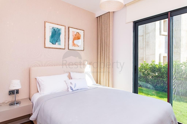 A complex of residences and villas in a picturesque location in the Gyumyushlyuk area