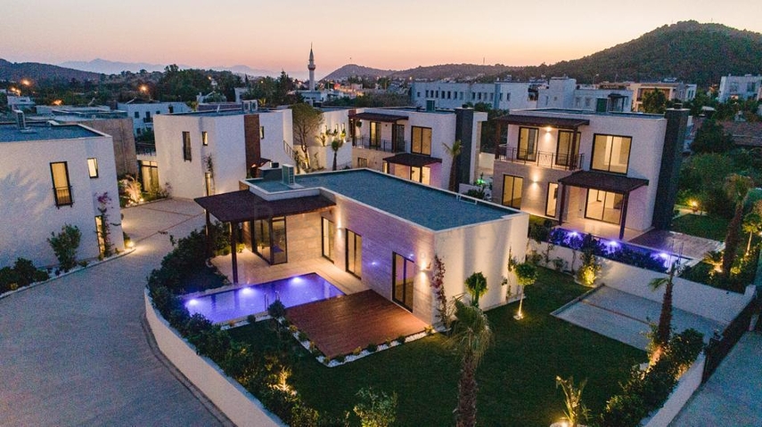 A complex of residences and villas in a picturesque location in the Gyumyushlyuk area