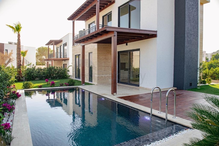 A complex of residences and villas in a picturesque location in the Gyumyushlyuk area