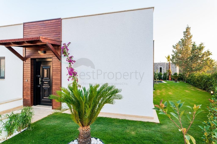 A complex of residences and villas in a picturesque location in the Gyumyushlyuk area