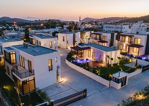 A complex of residences and villas in a picturesque location in the Gyumyushlyuk area