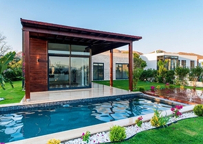 A complex of residences and villas in a picturesque location in the Gyumyushlyuk area