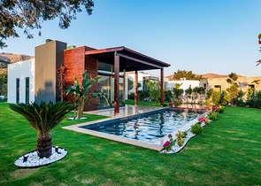 A complex of residences and villas in a picturesque location in the Gyumyushlyuk area