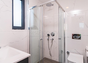 A complex of residences and villas in a picturesque location in the Gyumyushlyuk area