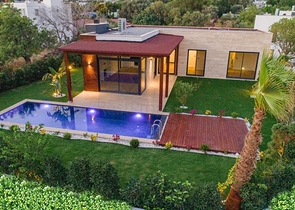 A complex of residences and villas in a picturesque location in the Gyumyushlyuk area