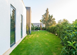 A complex of residences and villas in a picturesque location in the Gyumyushlyuk area