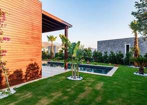 A complex of residences and villas in a picturesque location in the Gyumyushlyuk area