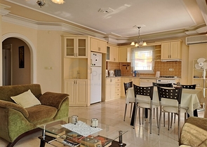 2+1 apartment in the famous Mahmutlar district