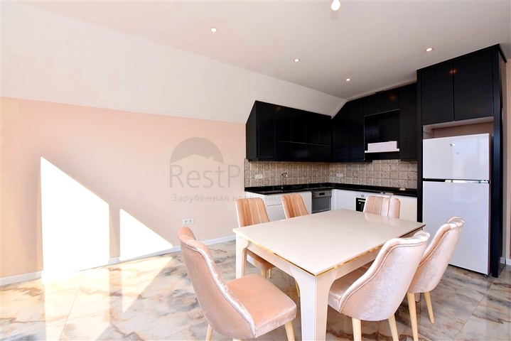 Penthouse in a new complex with sea view near Cleopatra beach