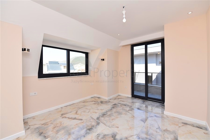 Penthouse in a new complex with sea view near Cleopatra beach