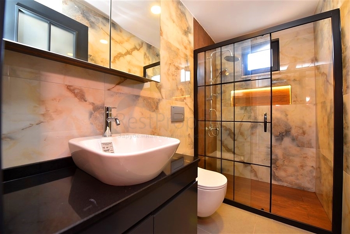 Penthouse in a new complex with sea view near Cleopatra beach