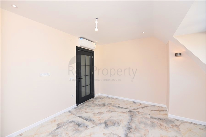 Penthouse in a new complex with sea view near Cleopatra beach