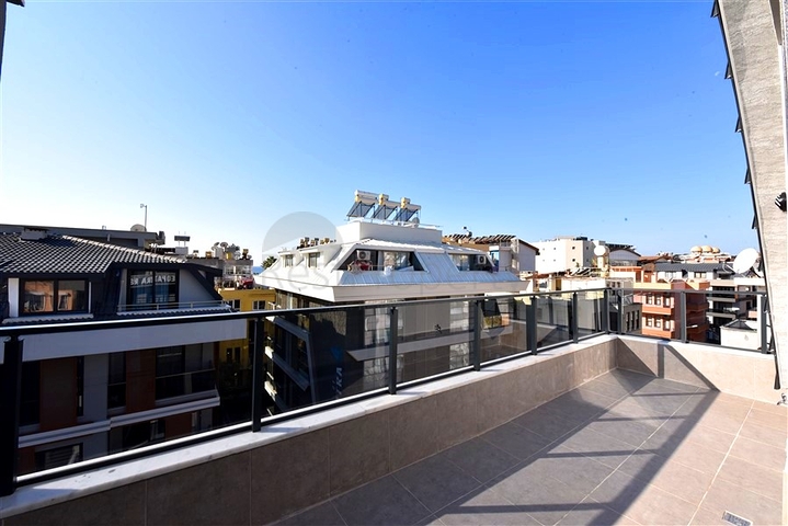 Penthouse in a new complex with sea view near Cleopatra beach