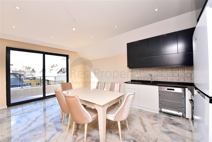 Penthouse in a new complex with sea view near Cleopatra beach