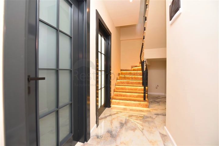 Penthouse in a new complex with sea view near Cleopatra beach