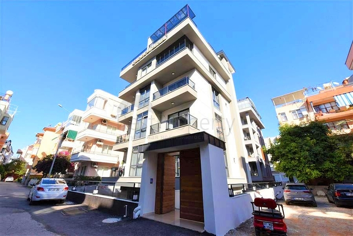 Penthouse in a new complex with sea view near Cleopatra beach