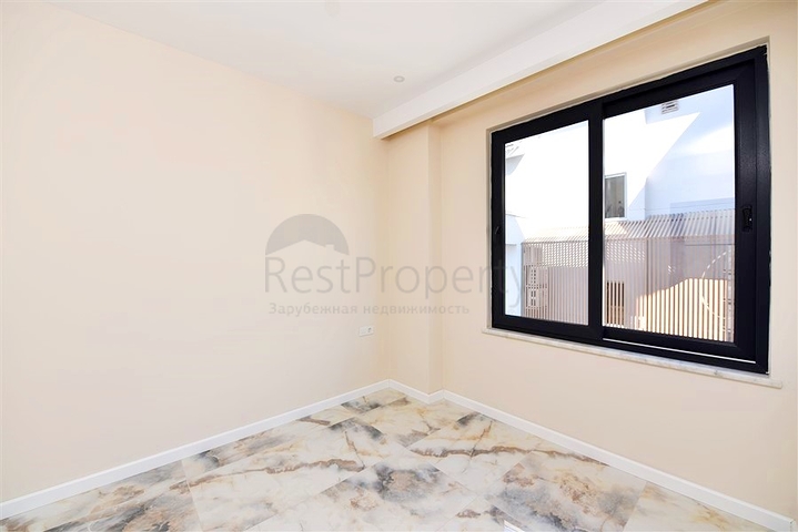 Penthouse in a new complex with sea view near Cleopatra beach