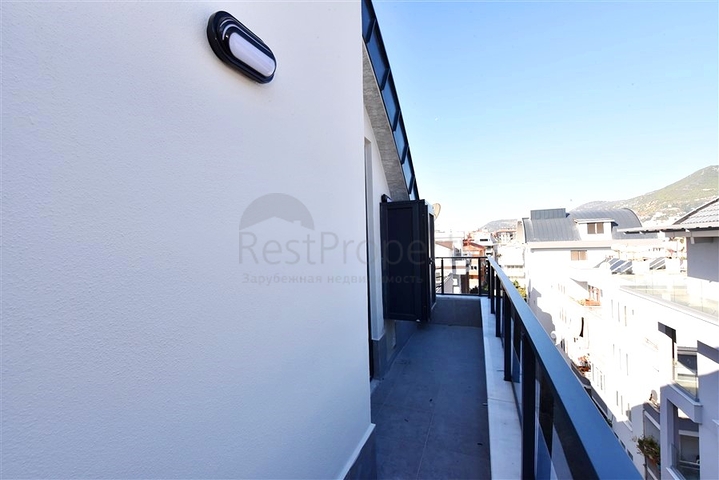 Penthouse in a new complex with sea view near Cleopatra beach