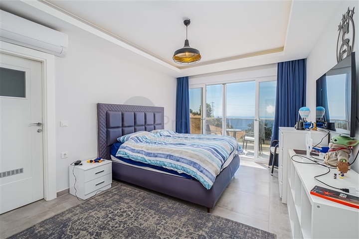 3+1 villa with panoramic view in Kargicak area