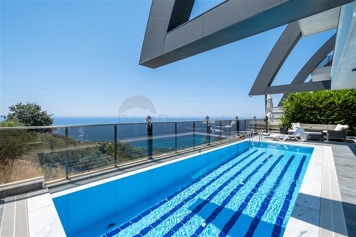 3+1 villa with panoramic view in Kargicak area