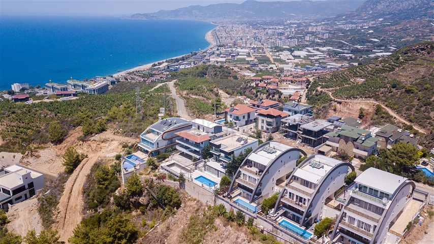 3+1 villa with panoramic view in Kargicak area