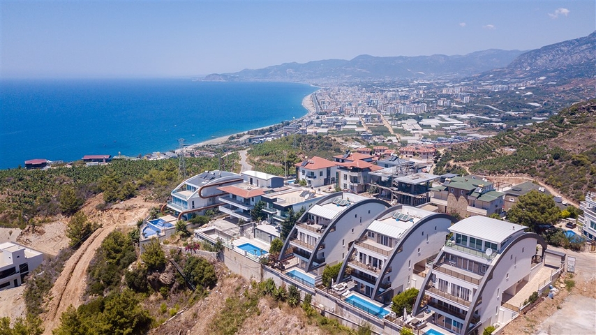 3+1 villa with panoramic view in Kargicak area