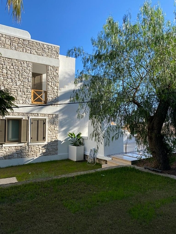 Detached 4+1 villa with sea and city views in Bordakchi Bay, Bodrum