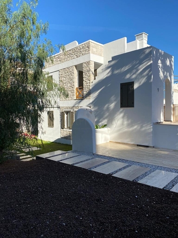 Detached 4+1 villa with sea and city views in Bordakchi Bay, Bodrum