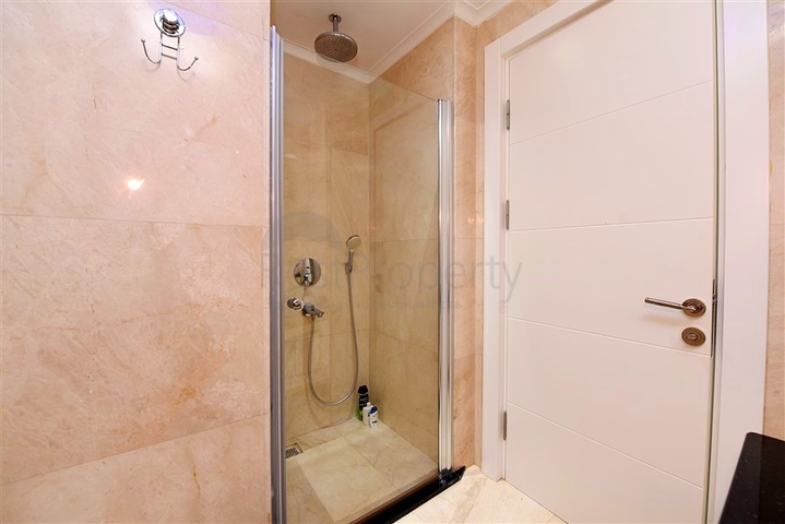 Furnished villa with panoramic views in the very center of Alanya