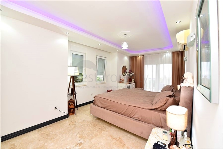 Furnished villa with panoramic views in the very center of Alanya