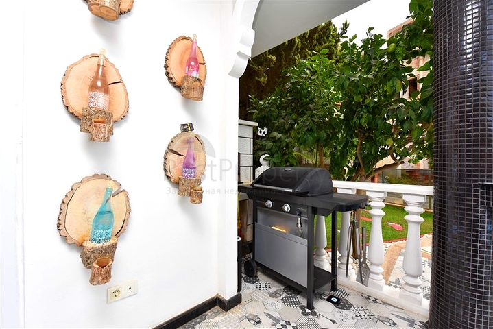 Furnished villa with panoramic views in the very center of Alanya