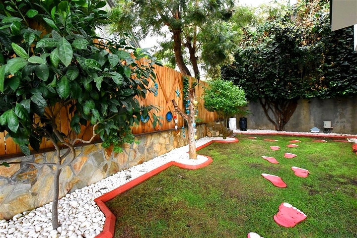 Furnished villa with panoramic views in the very center of Alanya