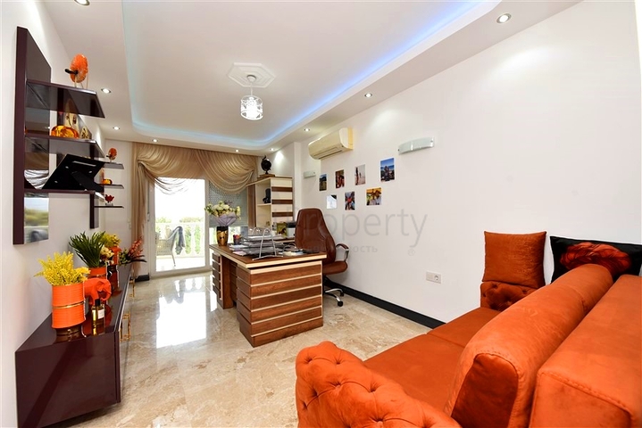 Furnished villa with panoramic views in the very center of Alanya