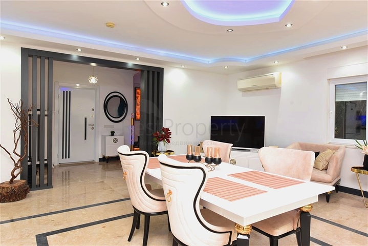 Furnished villa with panoramic views in the very center of Alanya