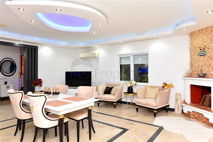 Furnished villa with panoramic views in the very center of Alanya