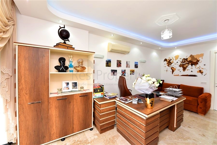 Furnished villa with panoramic views in the very center of Alanya