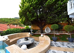 Furnished villa with panoramic views in the very center of Alanya