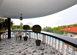 Furnished villa with panoramic views in the very center of Alanya