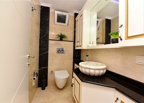 Furnished villa with panoramic views in the very center of Alanya