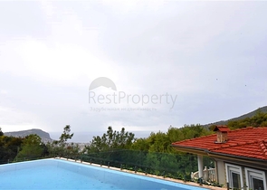 Furnished villa with panoramic views in the very center of Alanya