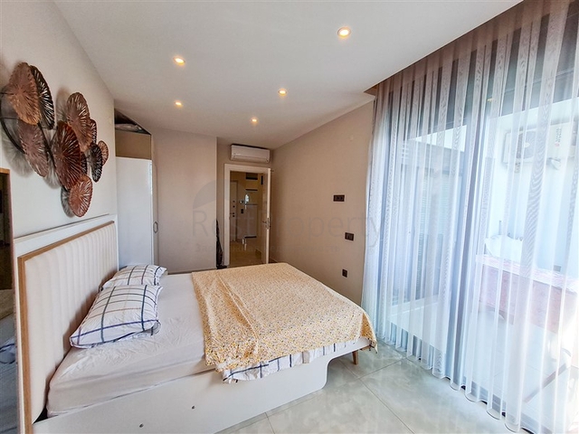 1+1 apartment on the first line in Mahmutlar district 