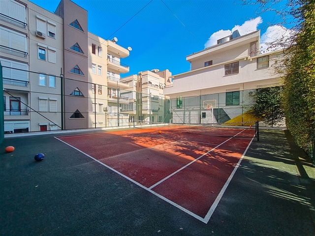 1+1 apartment on the first line in Mahmutlar district 