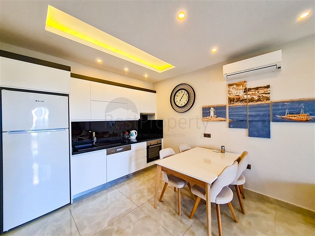 1+1 apartment on the first line in Mahmutlar district 