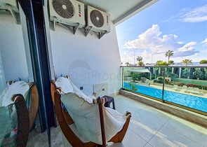 1+1 apartment on the first line in Mahmutlar district 